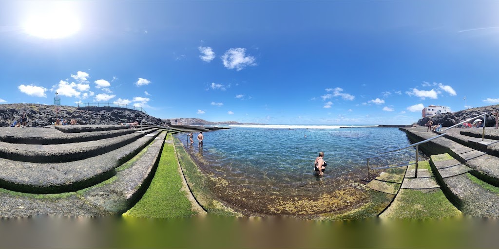 Piscina natural — Street View y 360deg