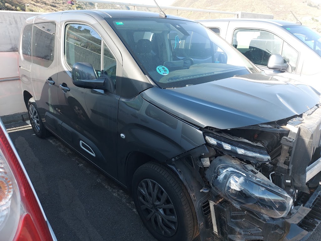 Taller de chapa y pintura New car Tenerife — Del propietario