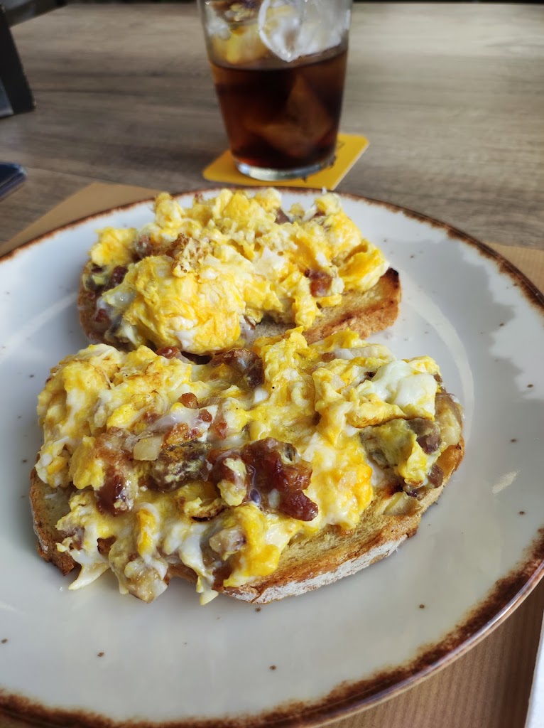 Cafeteria Bar TOTEN — Comida y bebida
