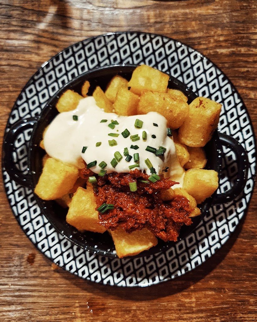 Bar Platillos — Patatas bravas