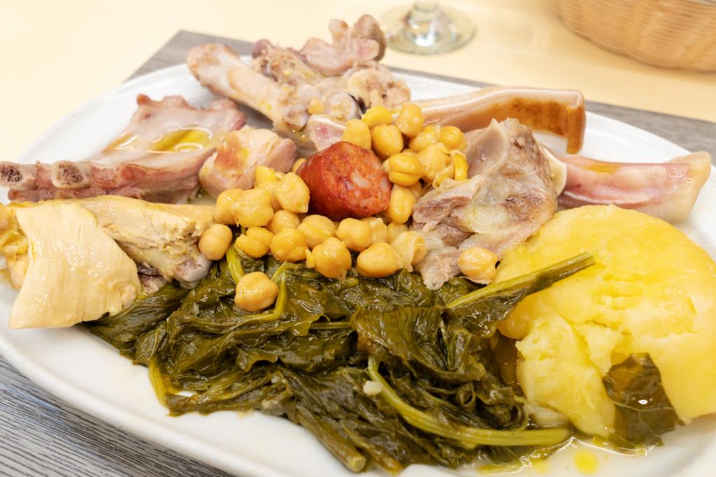 Meson Restaurante Os Arcos — Comida y bebida
