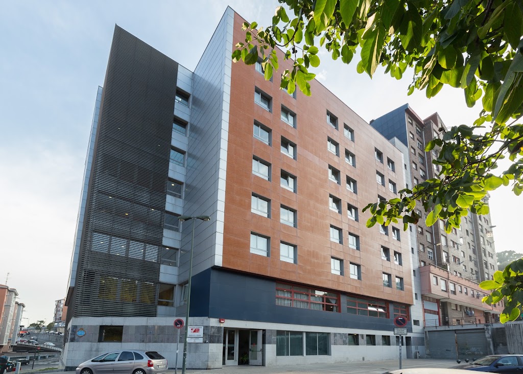 Residencia y Centro de Dia Gazteluondo (Grupo Babesten Bilbao)