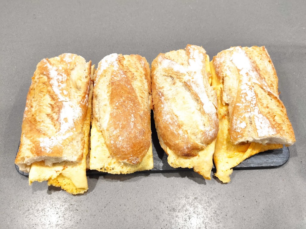 CAFETERIA GUAY SALOU — Comida y bebida