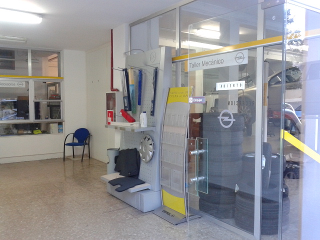 Automoviles Marjacar S.L. — Interior