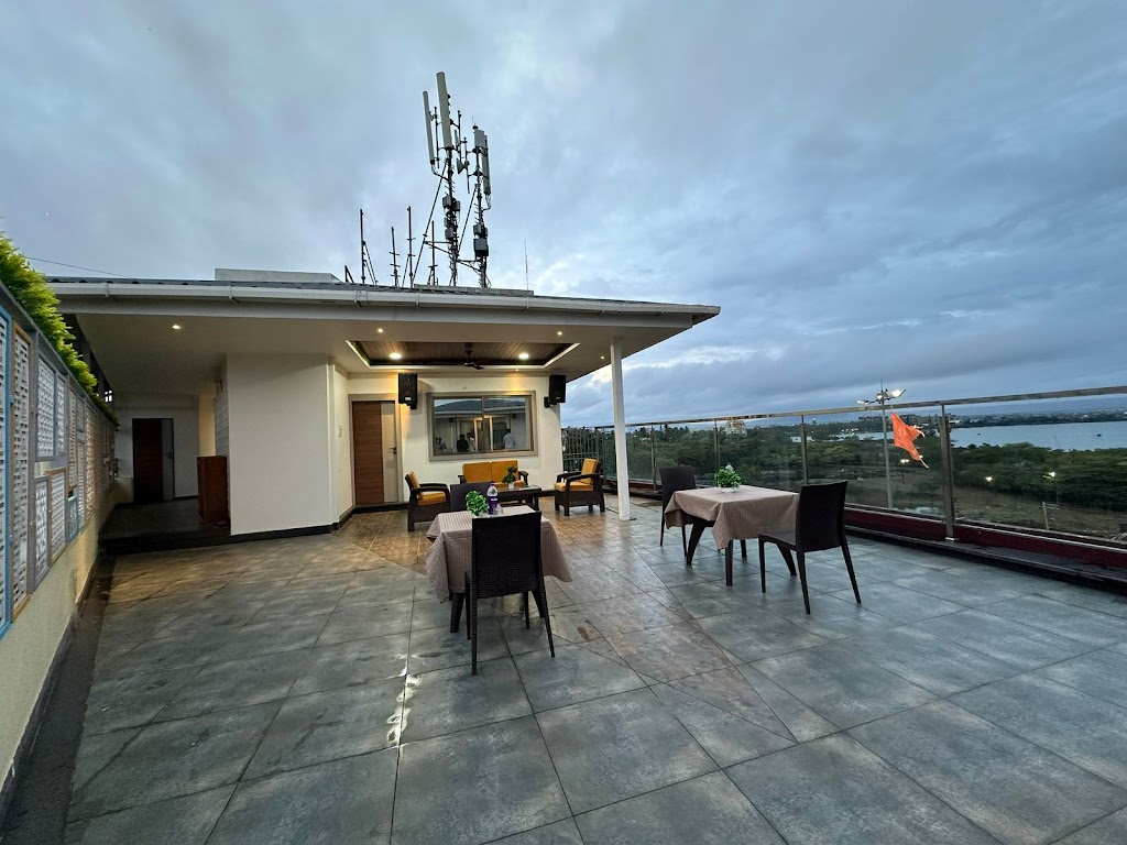 Siddharth Lake View Pent House