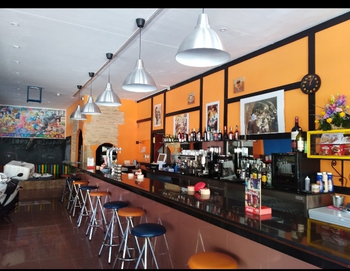 Restaurante Cafeteria Pizzeria Casablanca el Puente — Ambiente