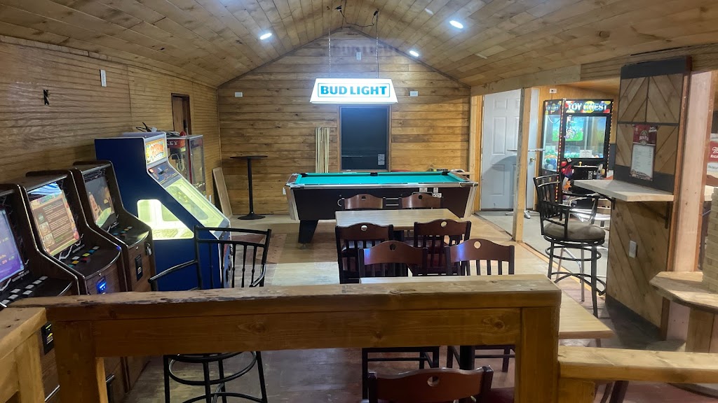  Robinson Lake Resort & Bar
