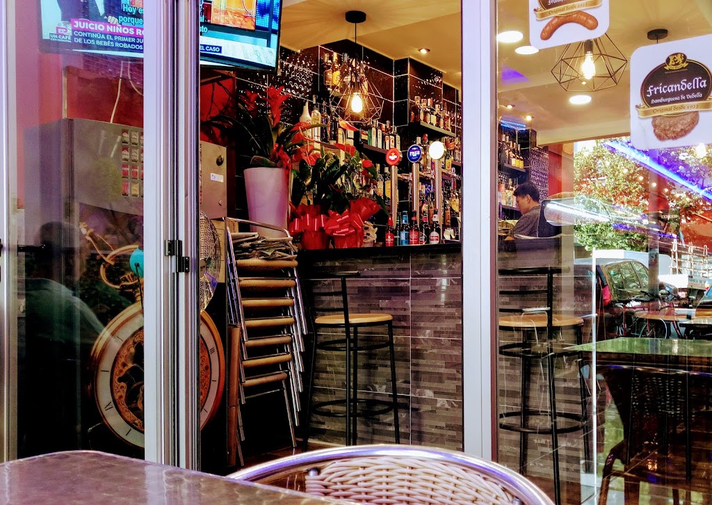 Bar Reyes — Ambiente