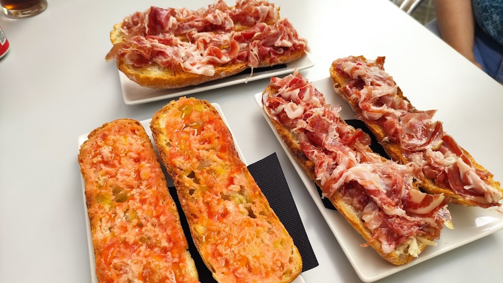 Bar Restaurante Arcoiris — Comida y bebida