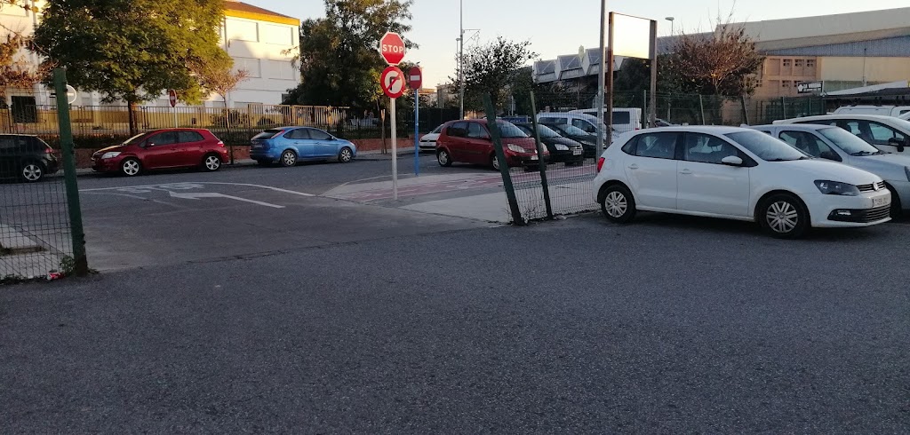 Parking — Estacionamiento
