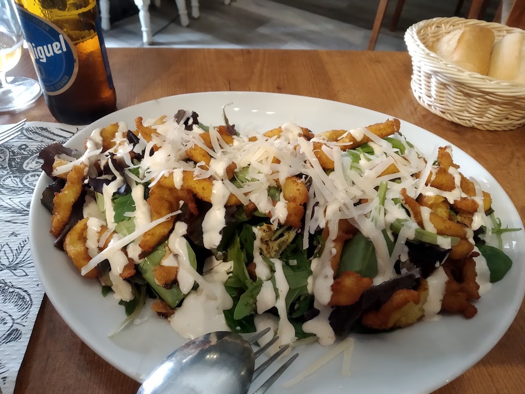 Casa Tono Restaurante — Comida y bebida