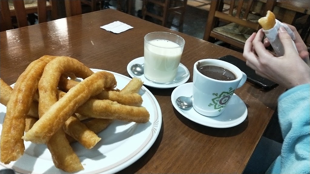 Cafeteria Casa de Comidas La Pavia Pinta — Cafe
