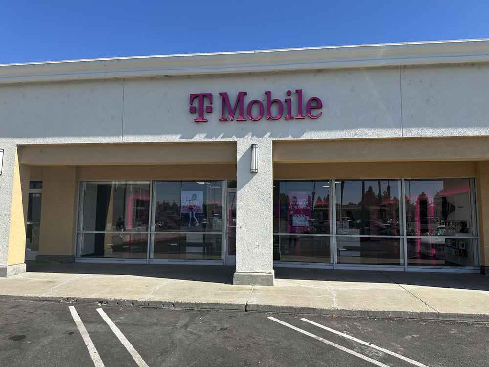 T-Mobile - Cell phone store in Manteca , United States of America