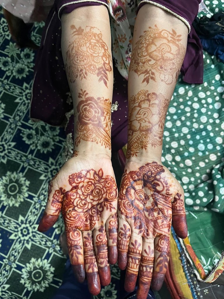 Ayesha Beauty Parlour