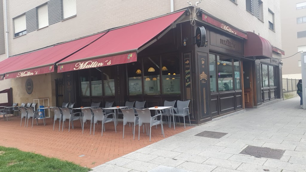 "Mullin's" Irish Pub