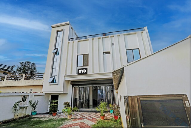 Oyo Flagship Hotel Bhardwaj