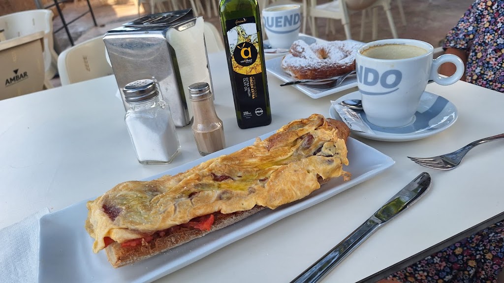Cafeteria - L'Encant — Comida y bebida