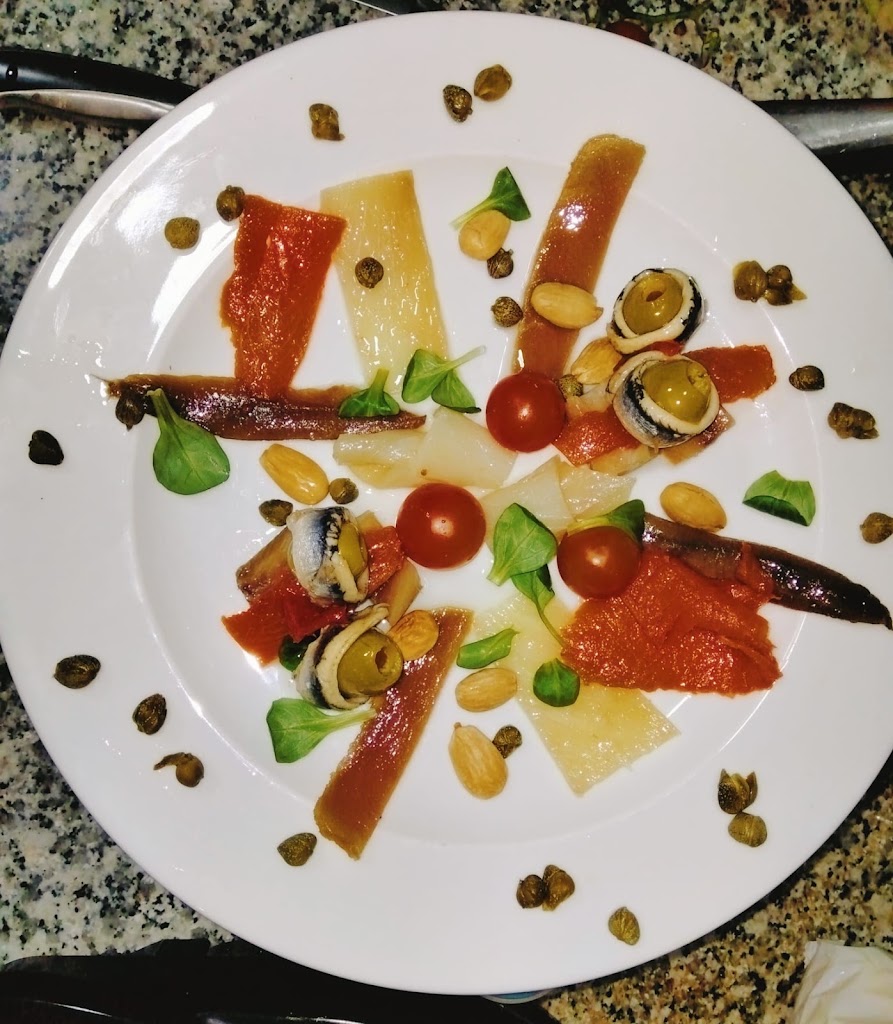 La Albahaca bar — Comida y bebida