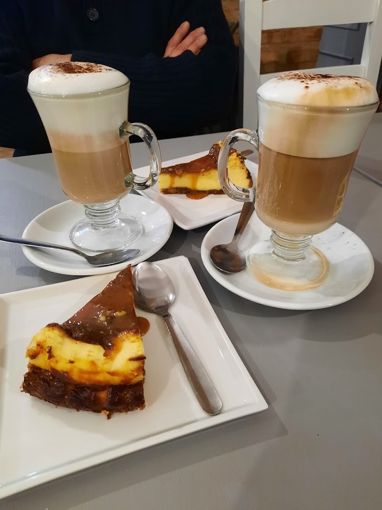 +Q Cafe' — Capuchino