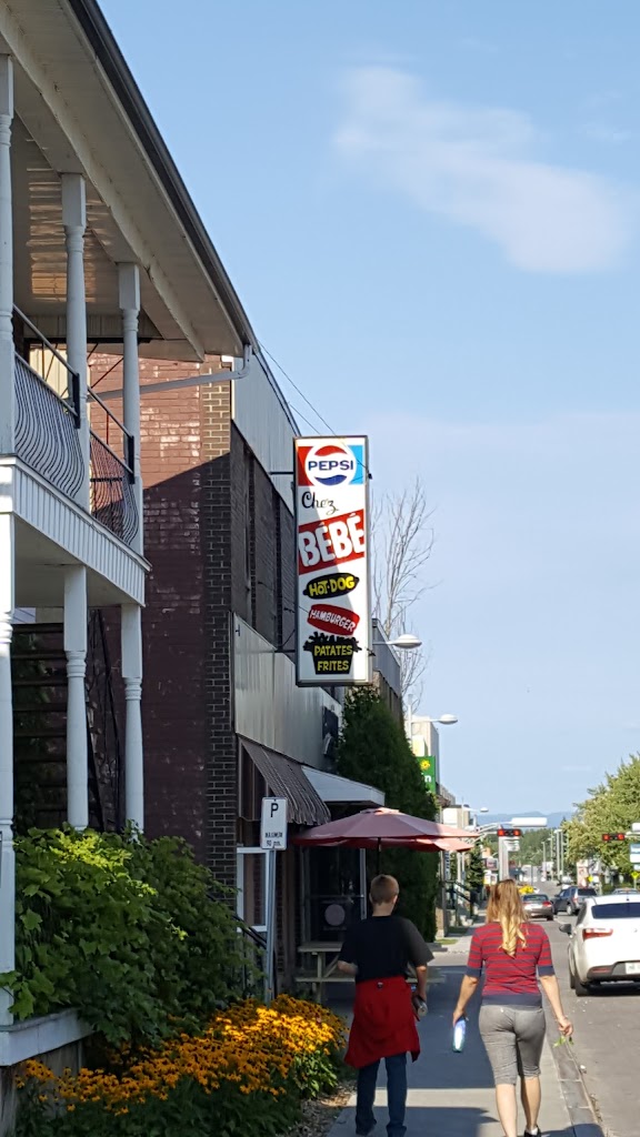 Restaurant Chez Bébé in Jonquiere
