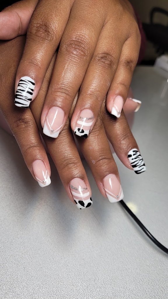 Salon de Belleza " AURA"