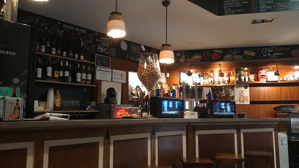Bar La Cantonada — Ambiente