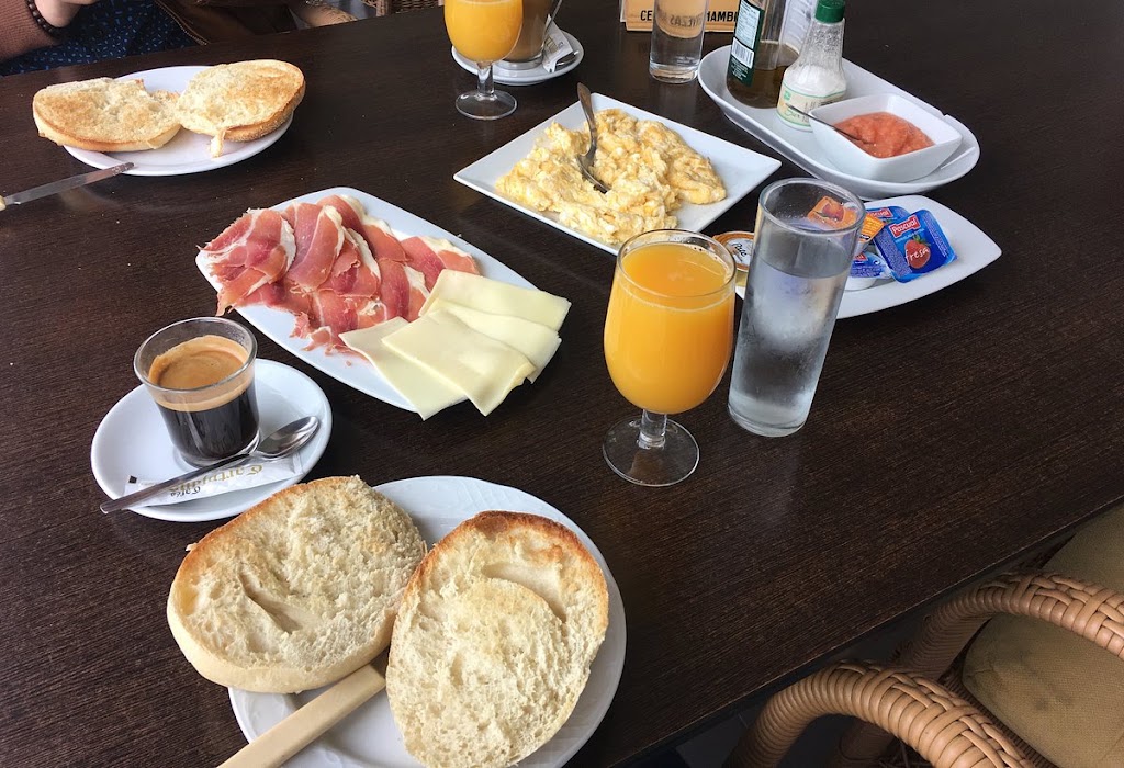 Restaurante El Campanario — Comida y bebida
