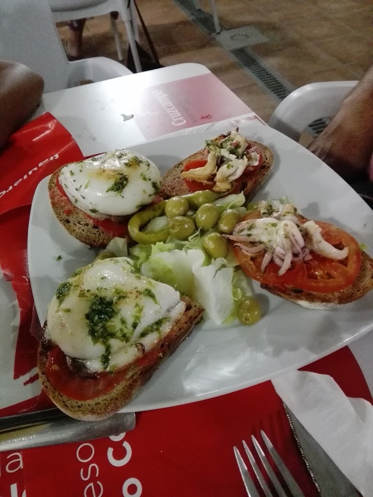 Sa bauxa M&M — Comida y bebida