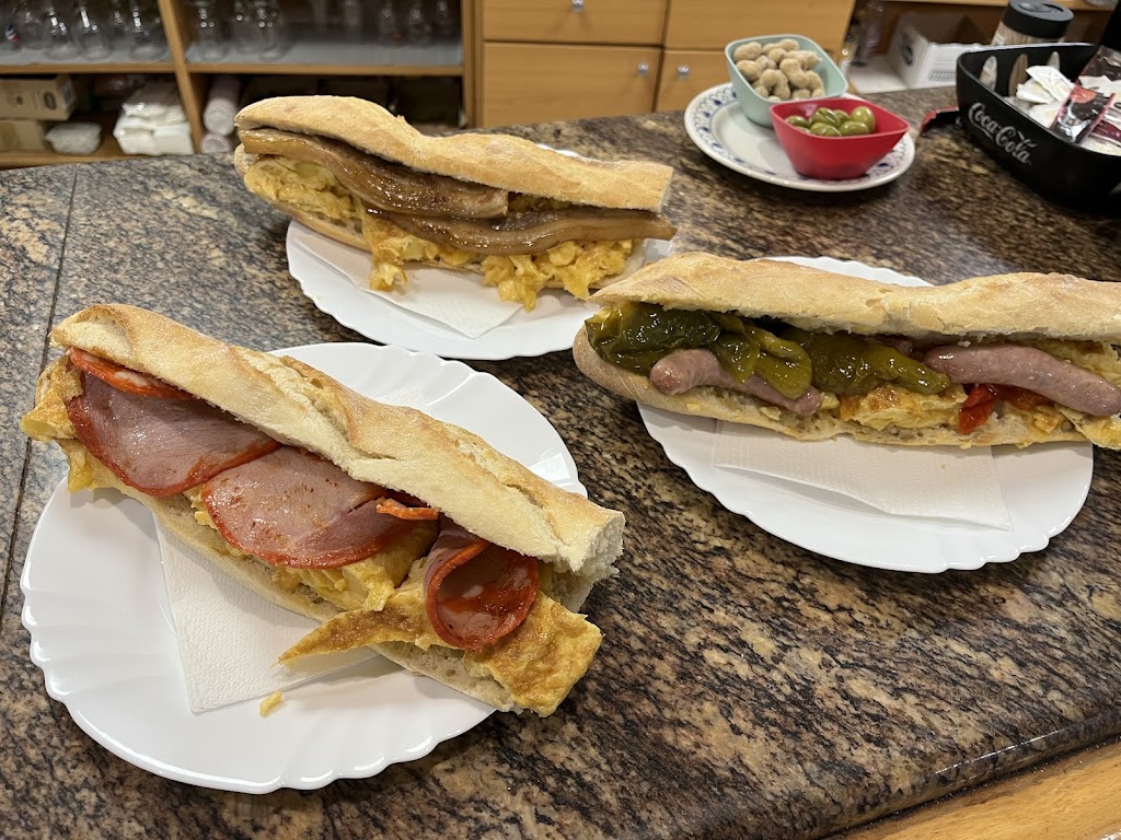 Restaurant Musical — Comida y bebida