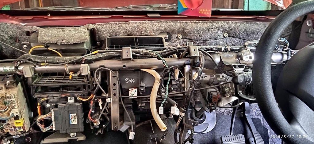 Fauzi Berkah AC bengkel spesialis AC mobil