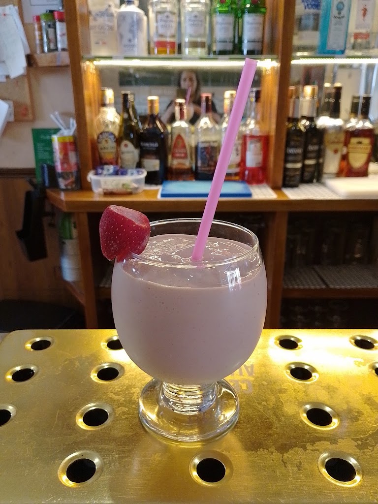 Pueblos Bar — Comida y bebida