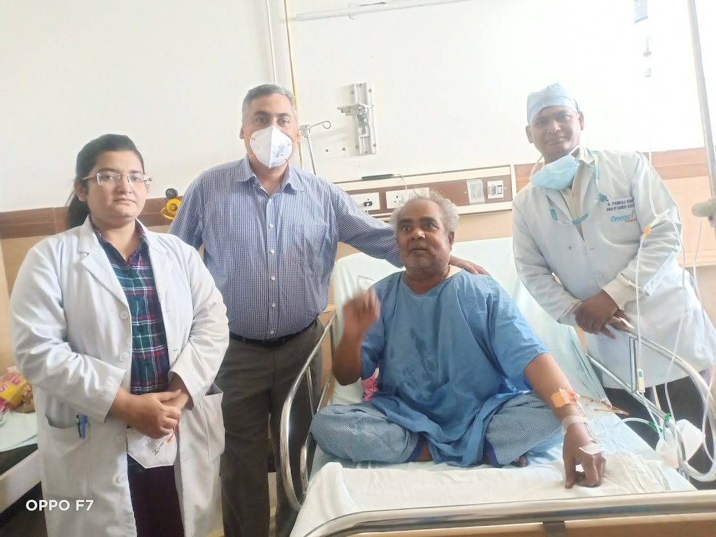 Dr. Dr Akash Gaind Cancer Surgeon