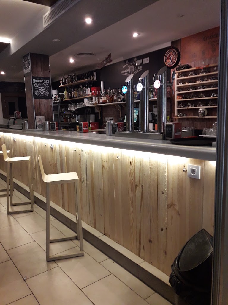 ADN Cafe, Bar, Tapas — Ambiente