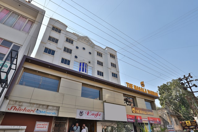 Capital O 27897 Hotel The Grand Bansi
