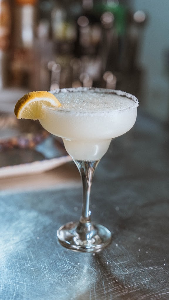 Oblivion Lounge — Comida y bebida