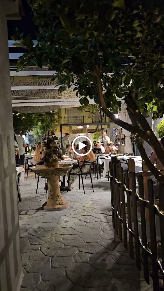 A Esgaya Fuengirola restaurante — Videos