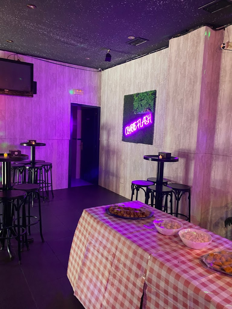 Coyote Flash*Karaoke/Dance-Bailar/Billar/Futbolin*