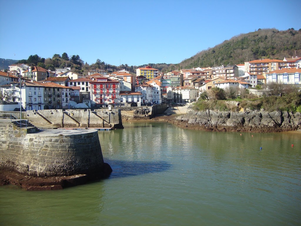 Academia Nautica Hegaluze — Del propietario