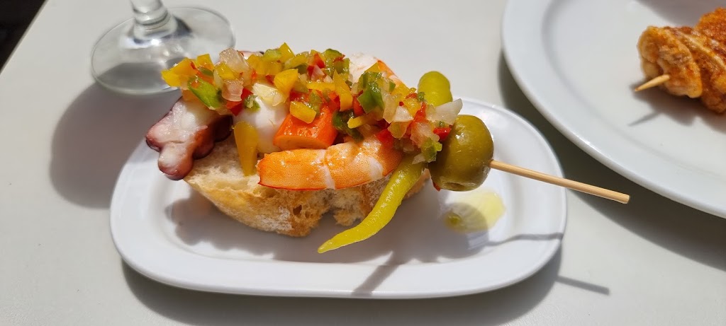 Gastro-Bar El Muelle 7 — Comida y bebida