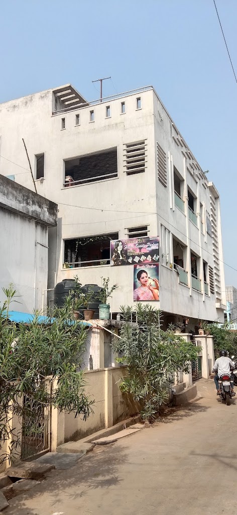 Queens Hub Hair And Beauty Parlour