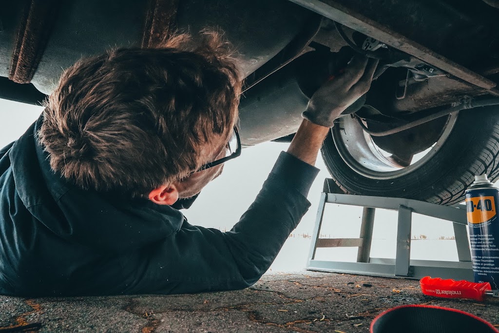 Taller mecanico Fix Badalona - Taller de reparacion de vehiculos — Taller