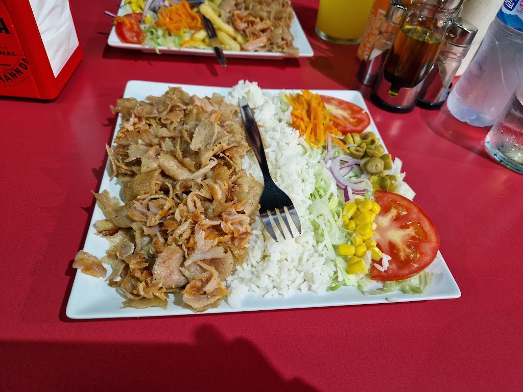Kami Kebab — Comida y bebida