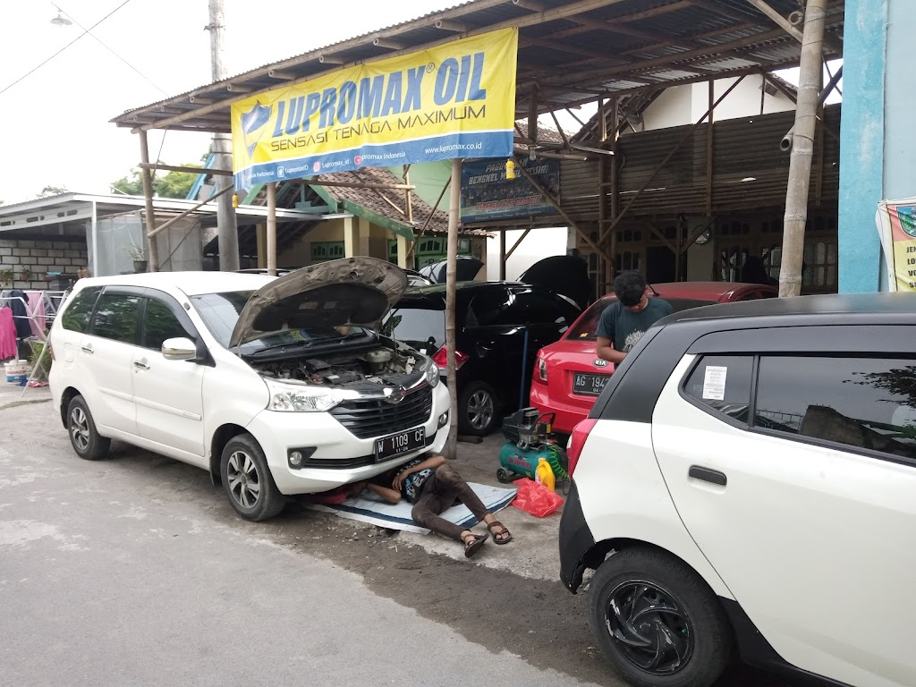 Bengkel mobil kolis