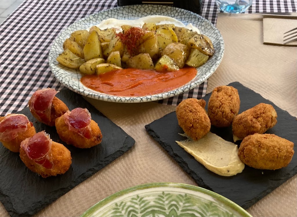 L'Hort by El Tirol - Gastro Espai — Comida y bebida
