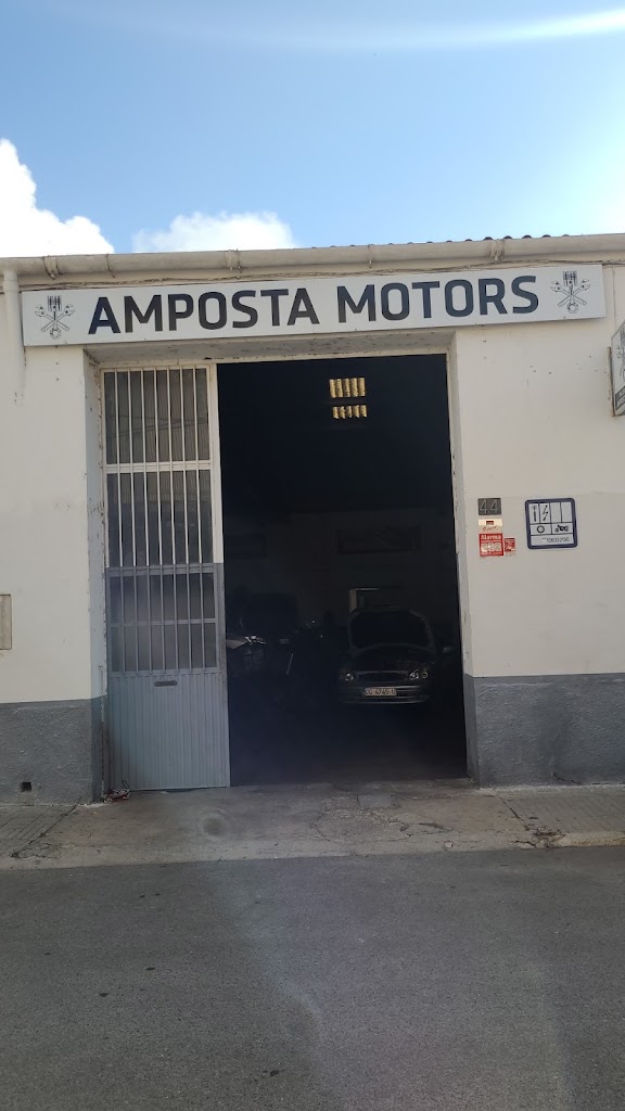 Taller Amposta Motors — Exterior