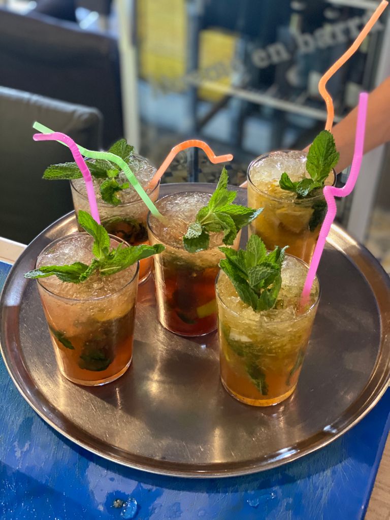 Bar F5 COPAS — Comida y bebida