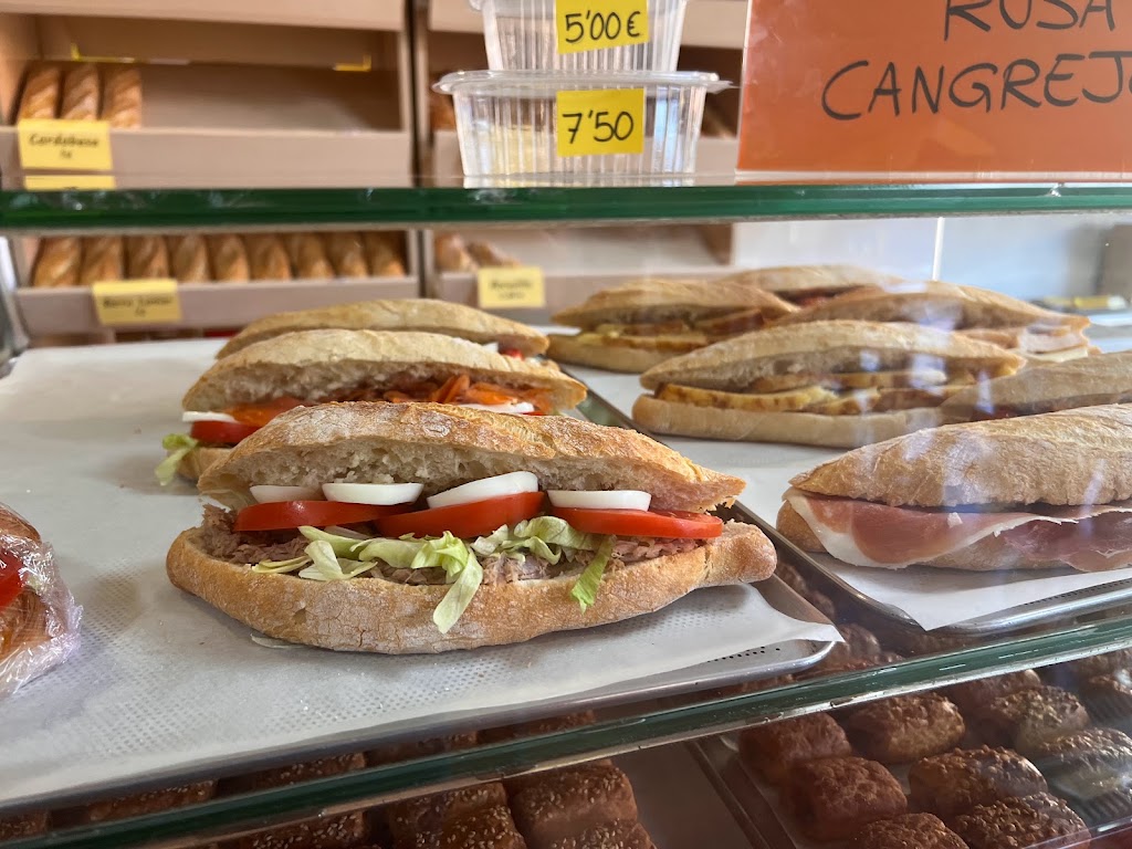 Simpatia. Panaderia, confiteria y cafeteria — Comida y bebida