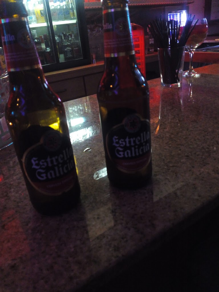 Pub La Casa Encantada — Comida y bebida
