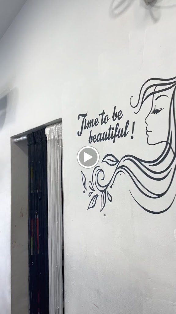 Peluqueria y Estetica Caridad — Videos