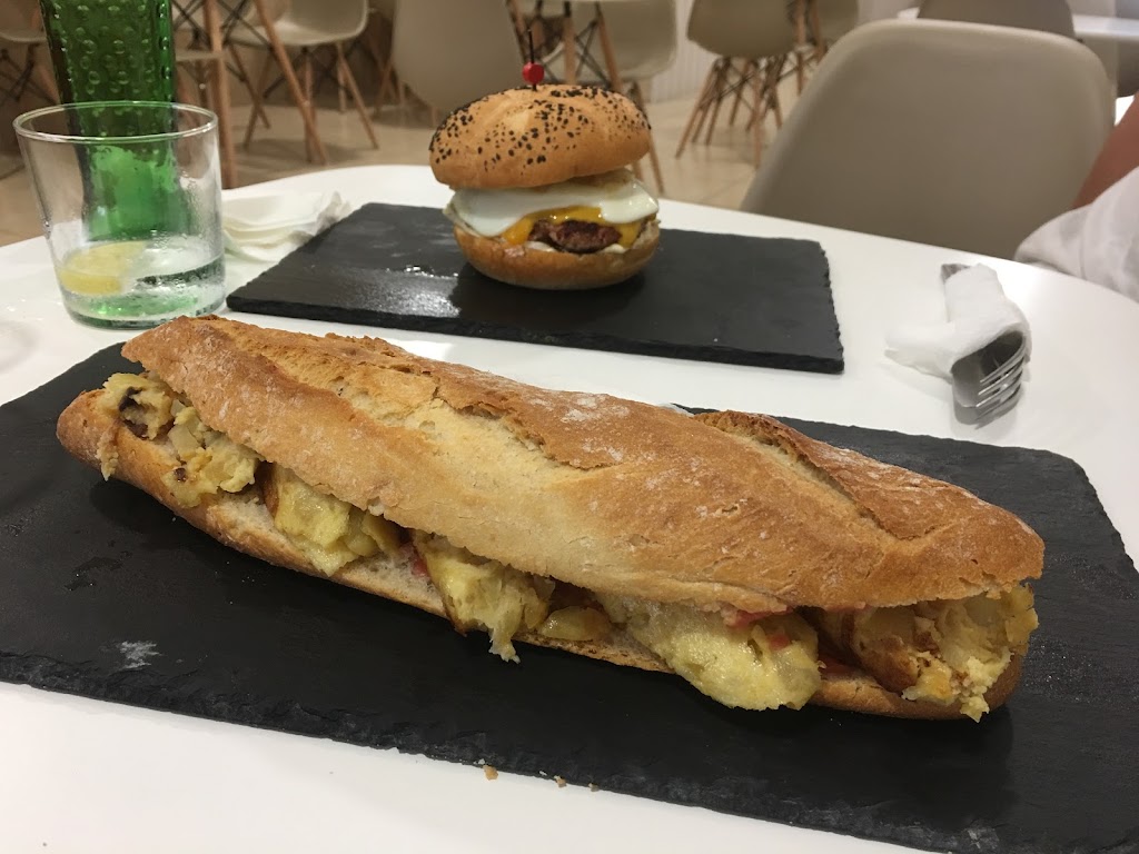 Hamburgueseria Tomate Algo — Hamburguesa
